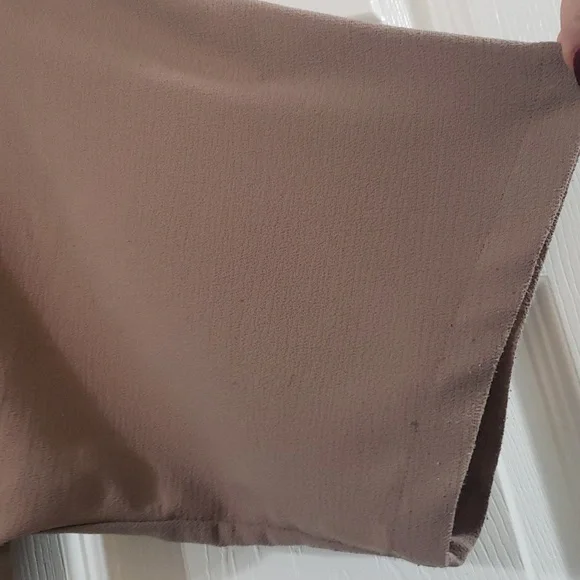 Tan blouse - Picture 4 of 7